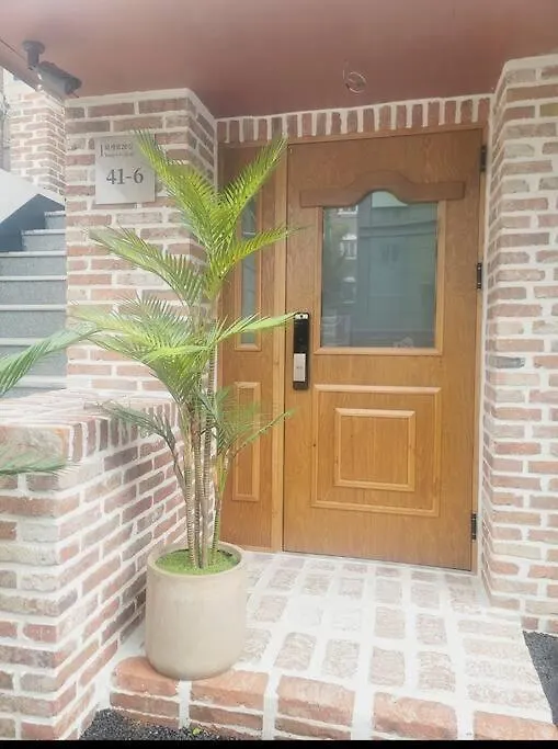 Palm Tree Villa Myeong-Dong 301 首爾